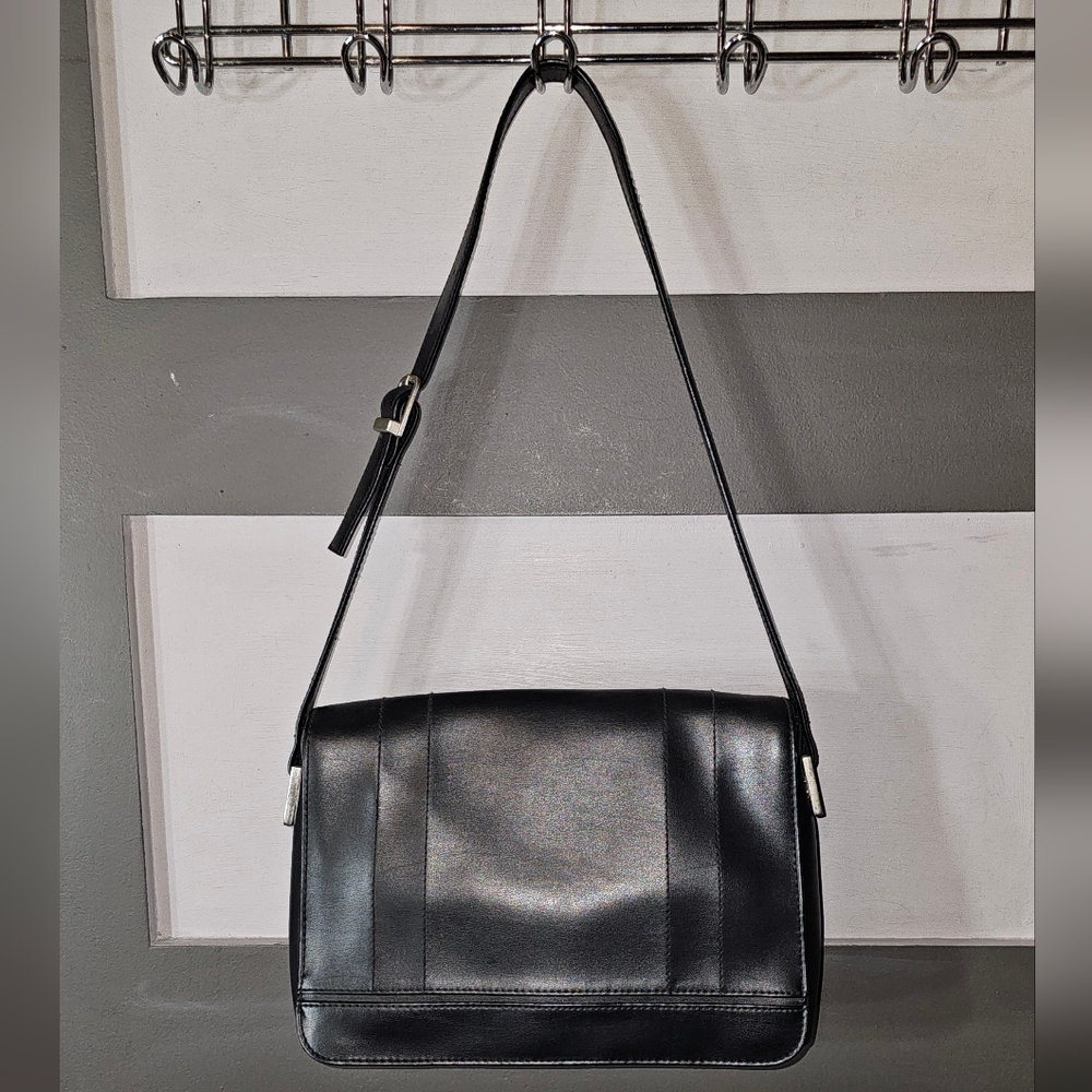 Vintage Liz Claiborne Villager Leather Shoulder Bag- EUC